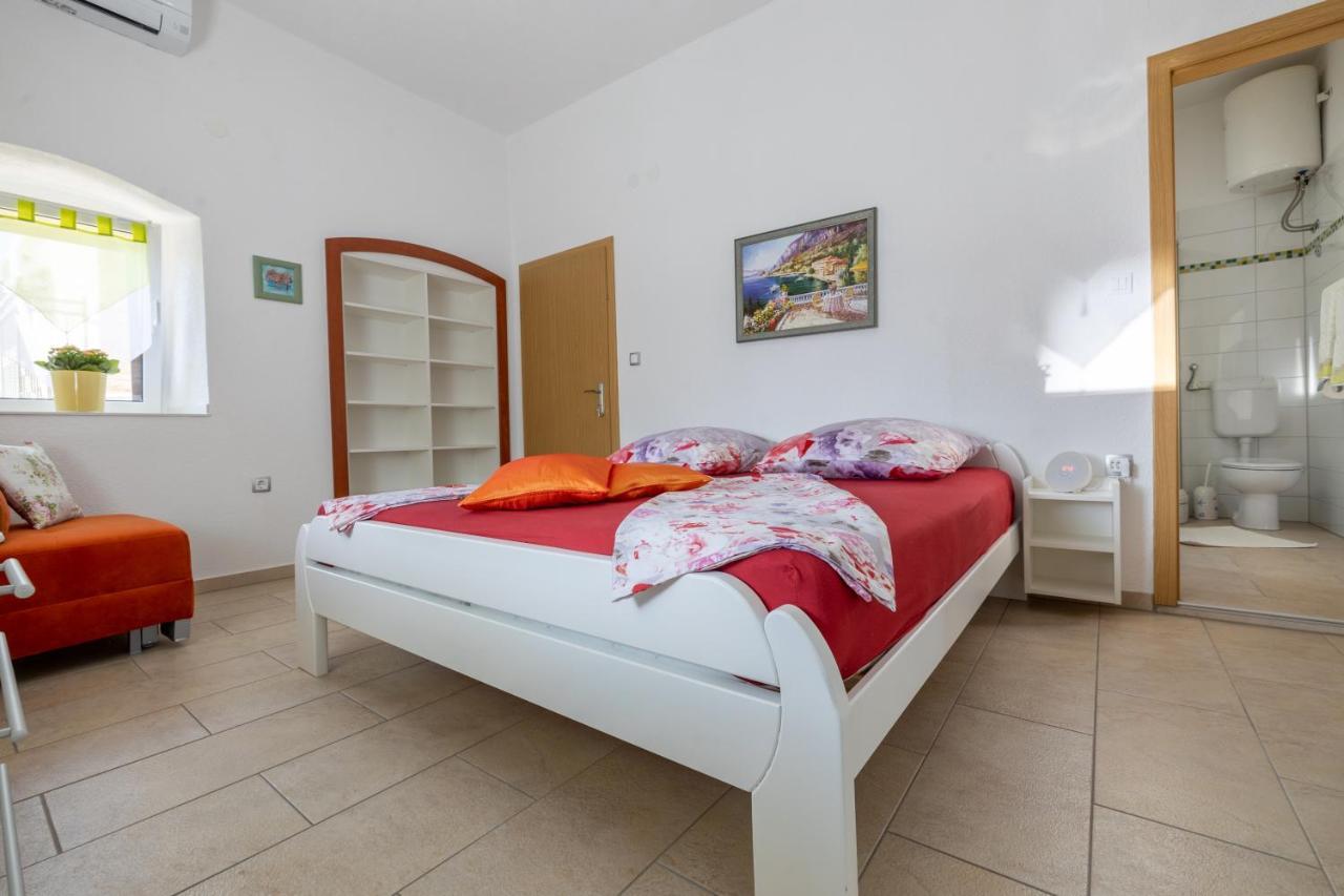 Apartmani Soldan Макарска Экстерьер фото