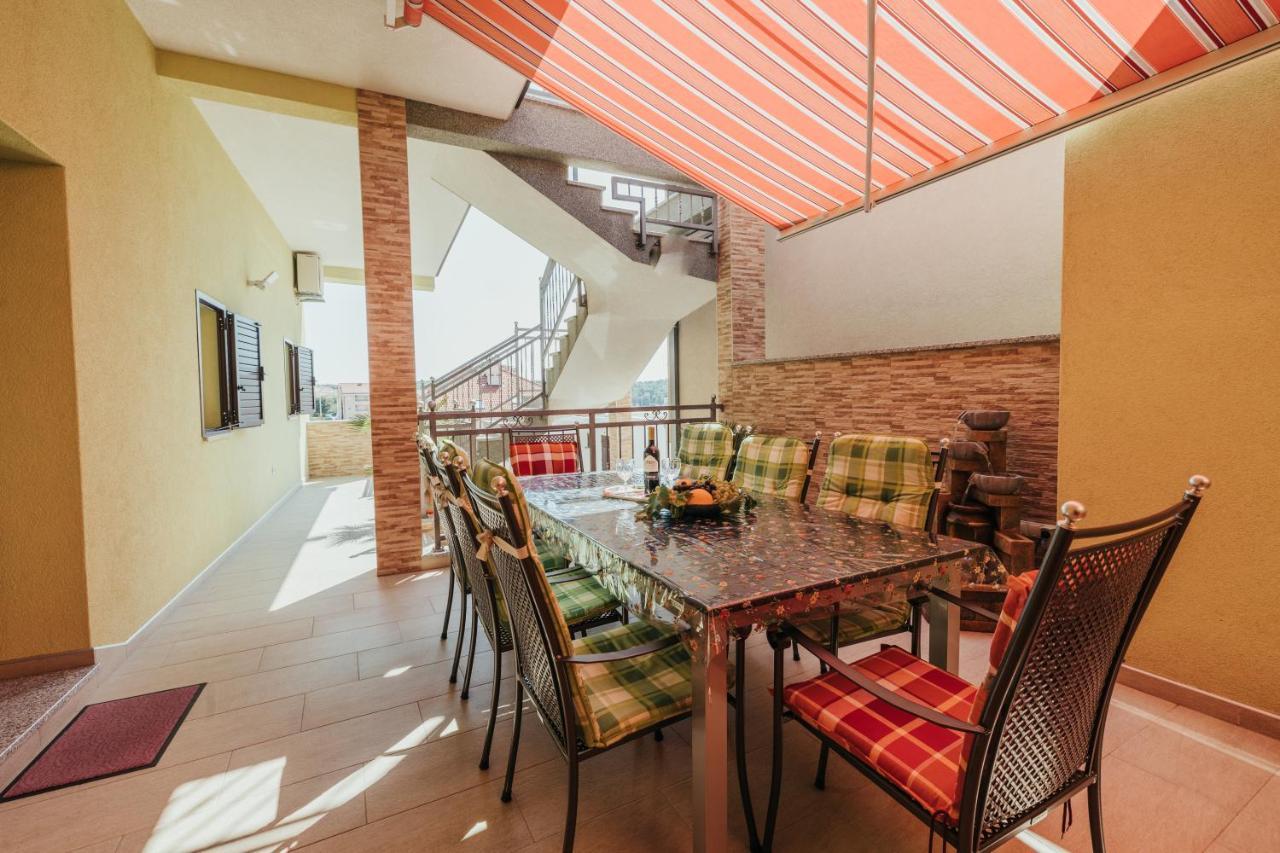 Apartmani Soldan Макарска Экстерьер фото