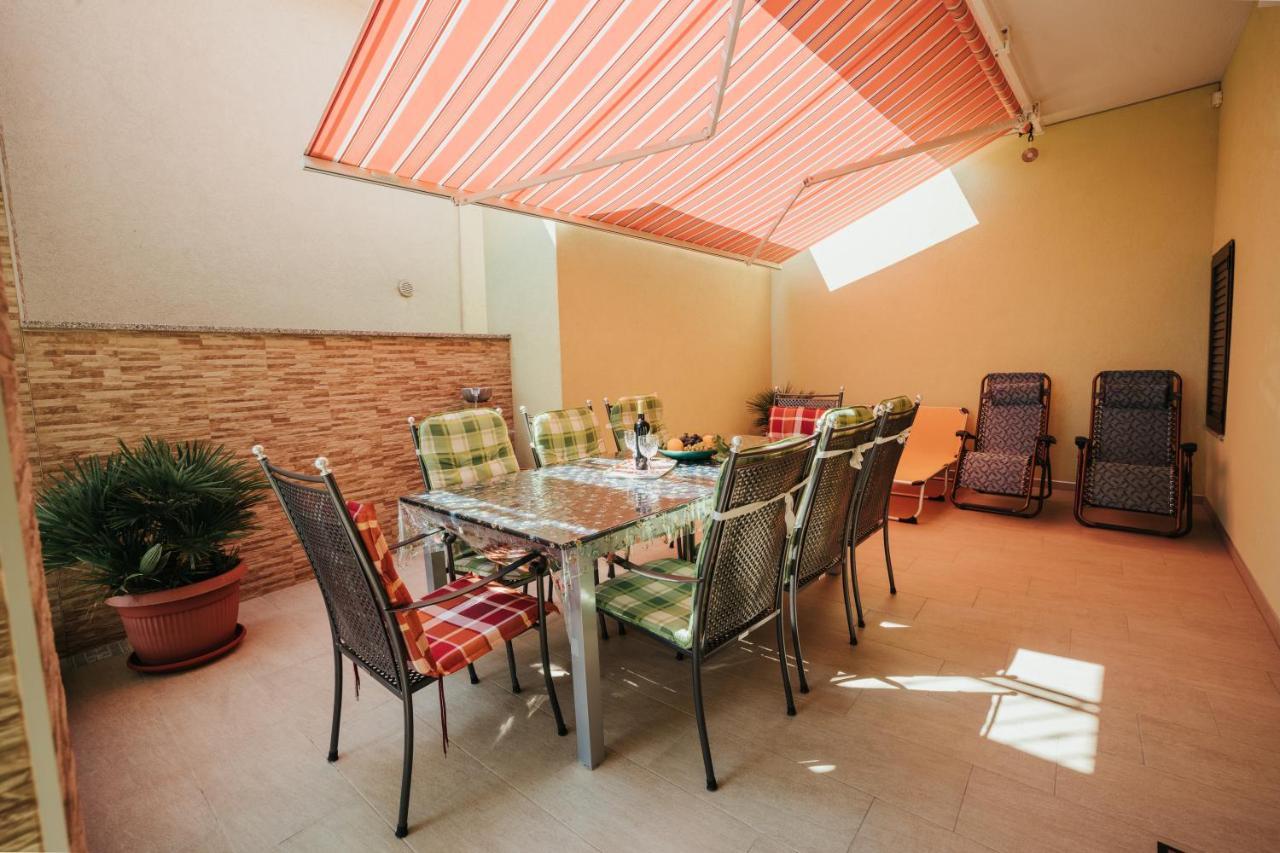 Apartmani Soldan Макарска Экстерьер фото